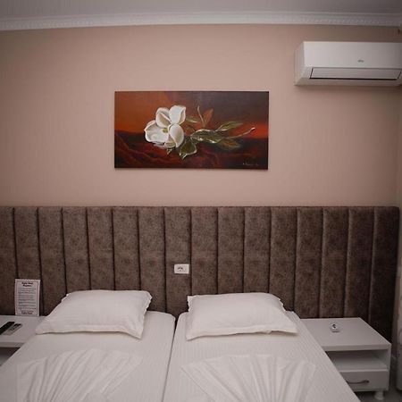 Hotel Kojku Драч Екстериор снимка